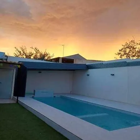 El Pez Casa Con Piscina Climatizada Holiday home Villafranca de los Caballeros
